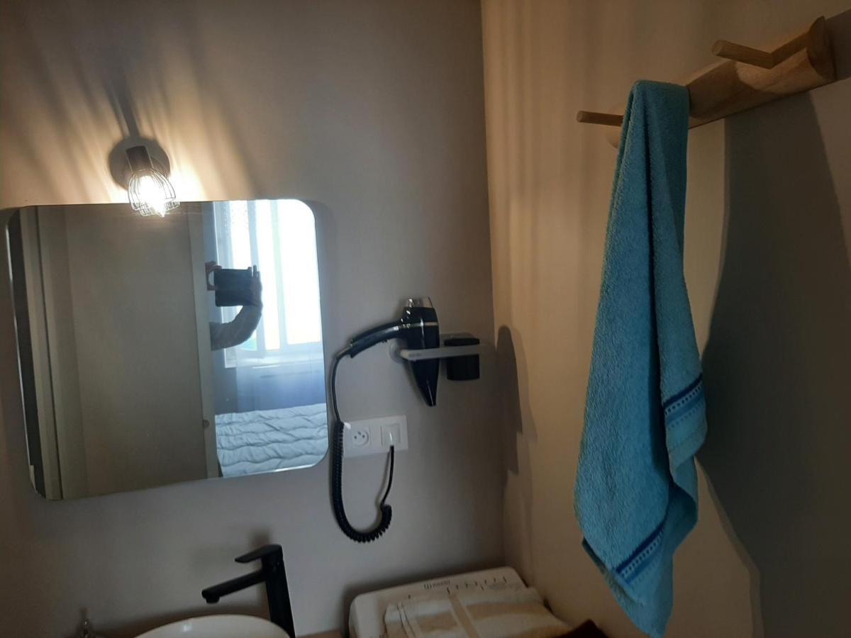 3 Apt T2 Cosy De 40 A 50 M2 Ideal Pour Un Deplacement Pro " Les Iris " บูร์ก-แซ็ง-ต็องเดอ็อล ภายนอก รูปภาพ
