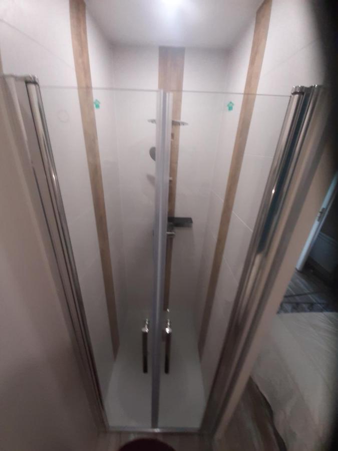 3 Apt T2 Cosy De 40 A 50 M2 Ideal Pour Un Deplacement Pro " Les Iris " บูร์ก-แซ็ง-ต็องเดอ็อล ภายนอก รูปภาพ